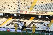 Nell'immagine scattata da Pippofoto, il gol del vantaggio bianconero siglato da Bortolussi