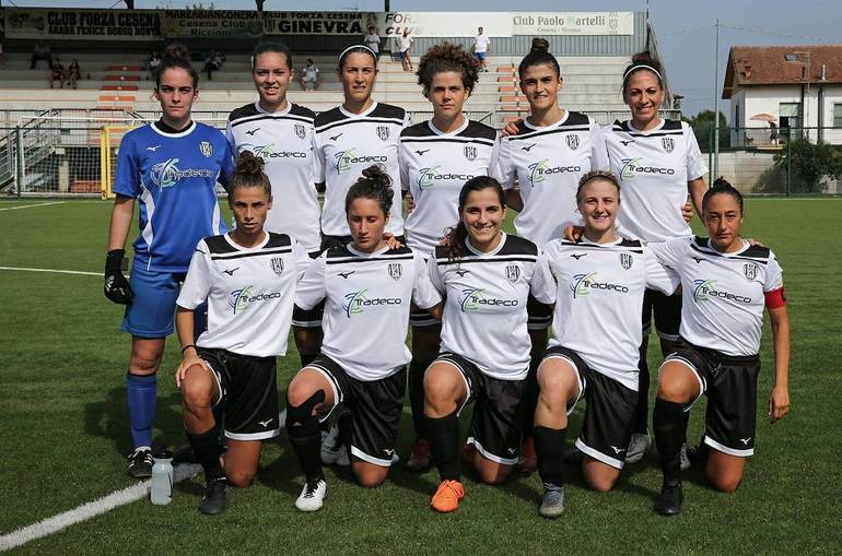 Nella foto, il Cesena calcio femminile