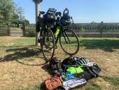 Le bicilette di Sabrina Bianchi e Alfiero Tassinari equipaggiate per il viaggio da 3.800 chilometri, fino a Capo nord