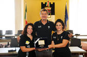 la Pedrelli (a sx) insieme all'allenatore Ribeiro e all'allenatrice Tartaglione - foto Sandra e Urbano (Cesena)