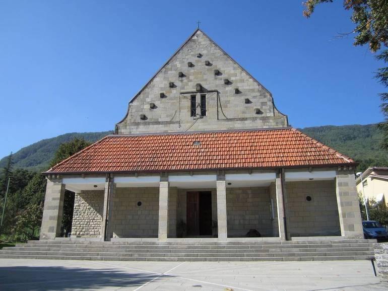 Nella foto, la chiesa parrocchiale di Alfero (Verghereto)