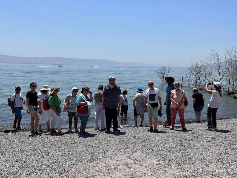 Il gruppo in riva al lago di Tiberiade