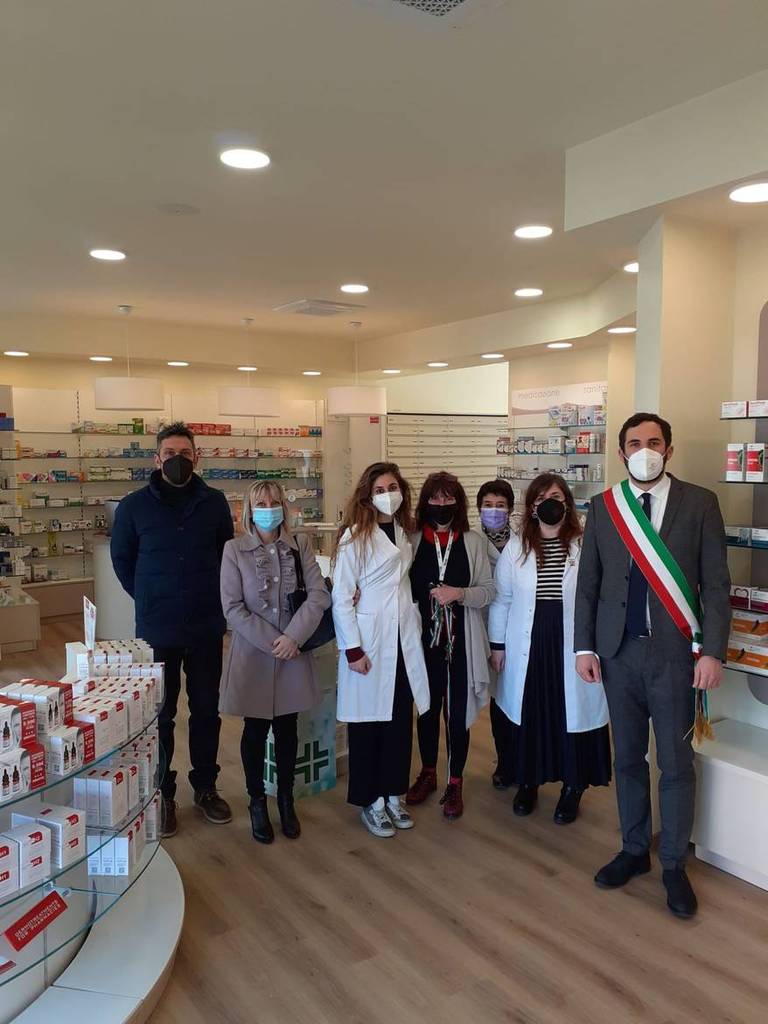 Nella foto, l’inaugurazione dei nuovi locali della Farmacia San Francesco di Cesena in presenza del sindaco Enzo Lattuca e della presidenza di Cna Cesena Val Savio