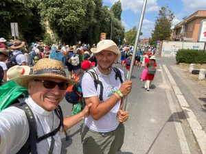 Don Marcello Palazzi con Alex Baiardi della parrocchia di Bulgarnò