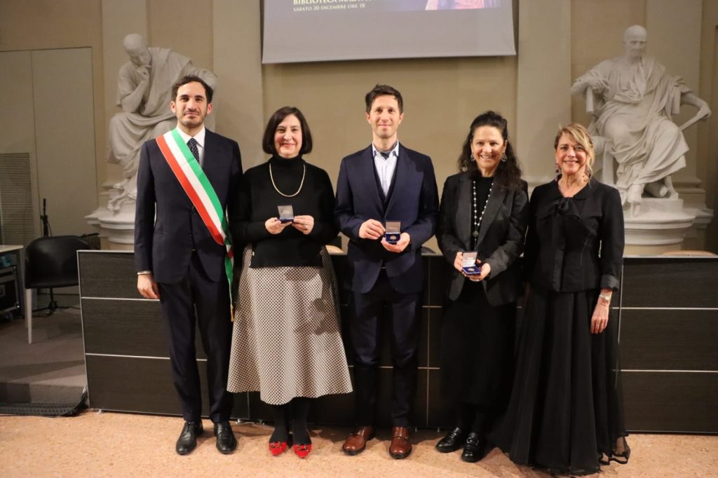 Da sinistra, nella foto di Sandra e Urbano (fotografi a Cesena): Enzo Lattuca, Lidia Agostini, Marco Ramilli, Paola Pedrelli ed Elide Giordani