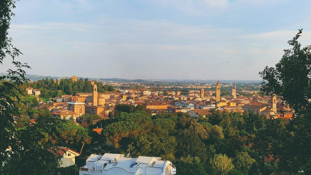 Cesena vista dall'alto. Foto archivio Pier Giorgio Marini